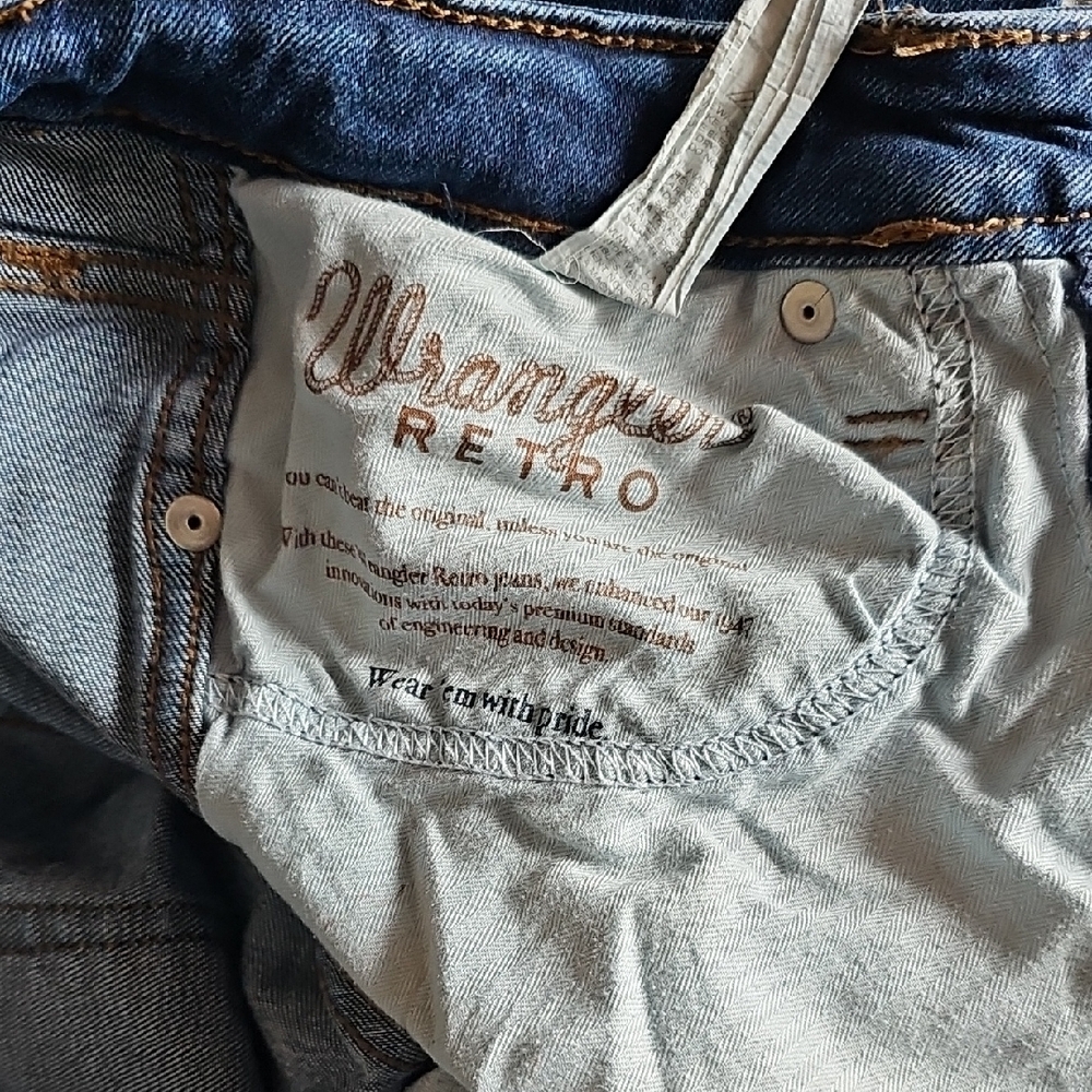 Wrangler Retro Bell Bottom Jeans – Women’s Size 28×34 – Western Flare - Picture 2 of 13